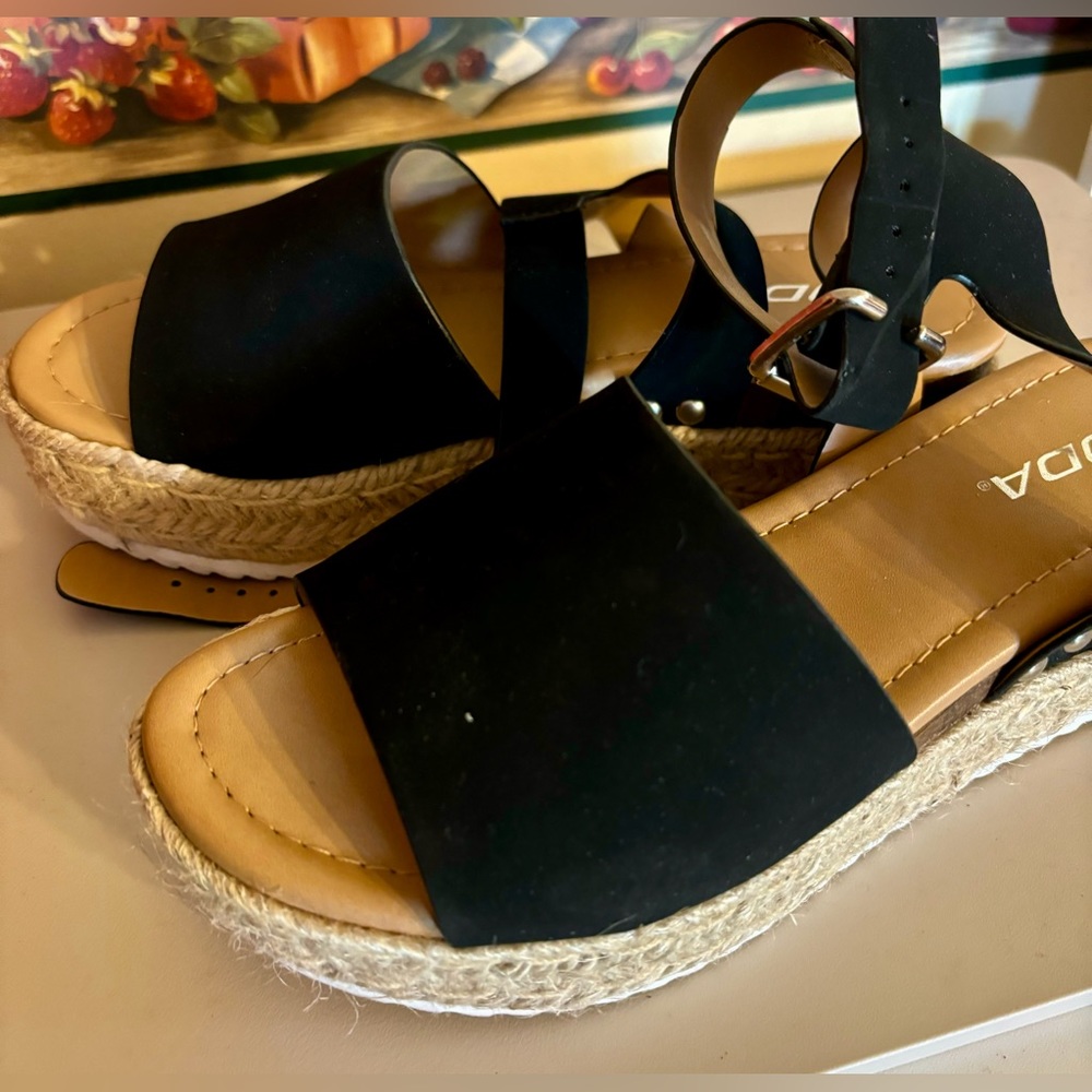 Cute Anke Sandals